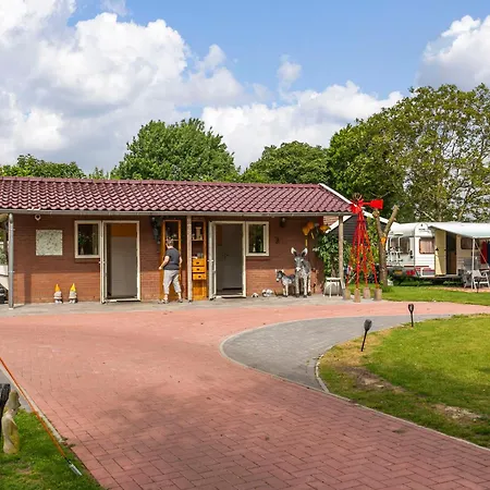 假日公园 Ruime Caravan Op Gezellige Minicamping 利赫滕福德