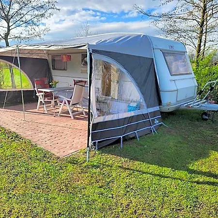 Ruime Caravan Op Gezellige Minicamping * 리첸부데