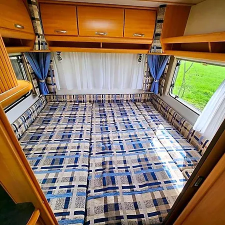 Ruime Caravan Op Gezellige Minicamping 홀리데이파크 리첸부데
