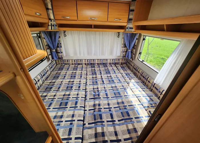 Ruime Caravan Op Gezellige Minicamping ليختنفورده