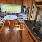 Ruime Caravan Op Gezellige Minicamping Parco vacanze