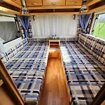Parco vacanze Ruime Caravan Op Gezellige Minicamping
