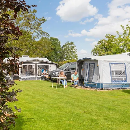 Ruime Caravan Op Gezellige Minicamping Lichtenvoorde