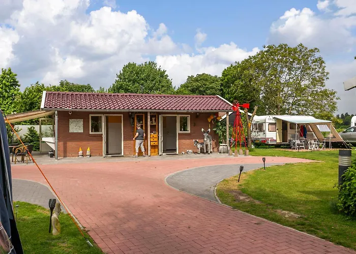 Parque de vacaciones Ruime Caravan Op Gezellige Minicamping Lichtenvoorde