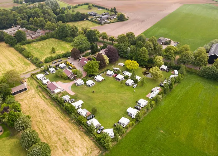 Parque de vacaciones Ruime Caravan Op Gezellige Minicamping *